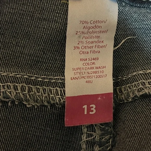 no boundaries size 13 high rise distressed dark wash shorts - Picture 8 of 8